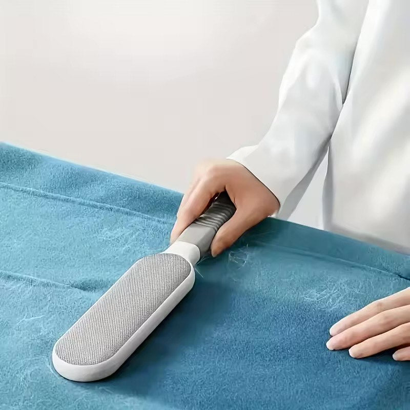 Brosse anti-peluches / anti-poils pour vêtements et canapés